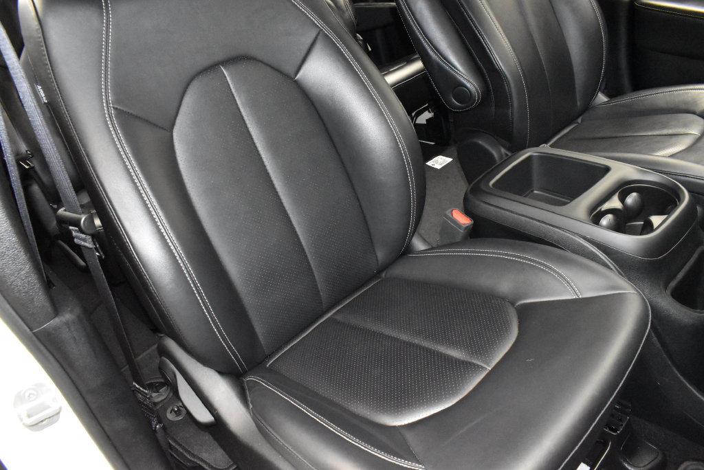 Used 2025 Chrysler Pacifica Select FWD image 26