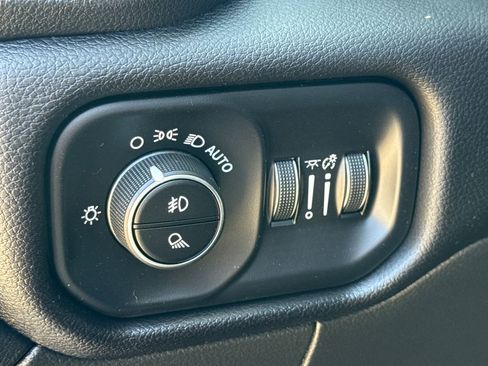 Used 2024 RAM 2500 Laramie image 22