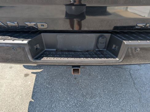 Used 2016 Nissan Titan SL AWD/4WD image 7