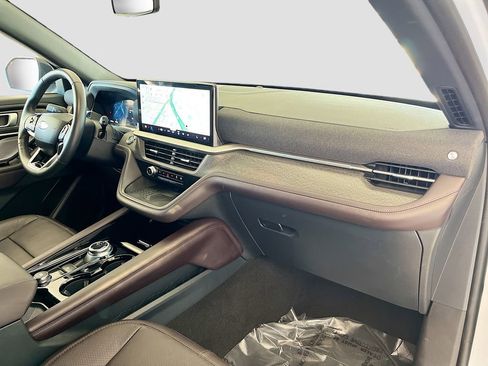 Used 2025 Ford Explorer Platinum w/ LUX Leather Package image 31