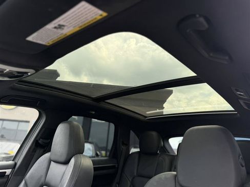Used 2016 Porsche Cayenne S AWD/4WD image 17