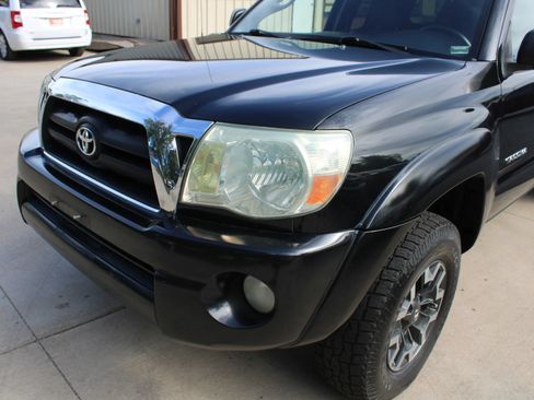 Used 2006 Toyota Tacoma PreRunner w/ TRD Off-Road Pkg #1 RWD image 3