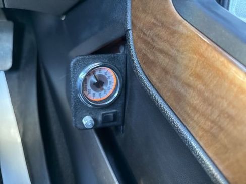 Used 2018 Chevrolet Silverado 1500 LTZ w/ LPO, Black Pack image 31