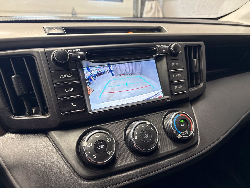 Used 2016 Toyota RAV4 LE AWD/4WD image 15