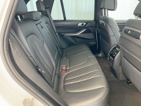 Used 2025 BMW X5 xDrive50e AWD/4WD image 30