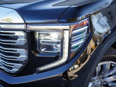 Used 2024 GMC Sierra 1500 Denali w/ Denali Reserve Package image 4