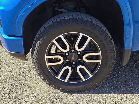 Used 2022 GMC Sierra 1500 AT4 w/ AT4 Premium Package image 10