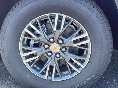 New 2026 Chevrolet Traverse LT w/ Driver Confidence Package AWD/4WD image 7