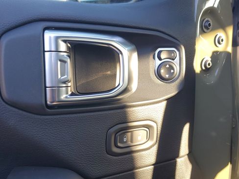 New 2026 Jeep Wrangler Unlimited Rubicon image 17