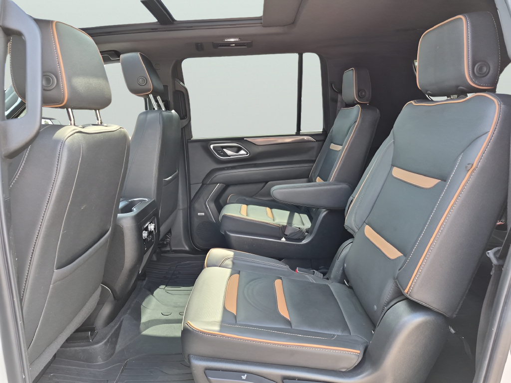 Used 2023 GMC Yukon XL AT4 w/ AT4 Premium Package AWD/4WD image 32