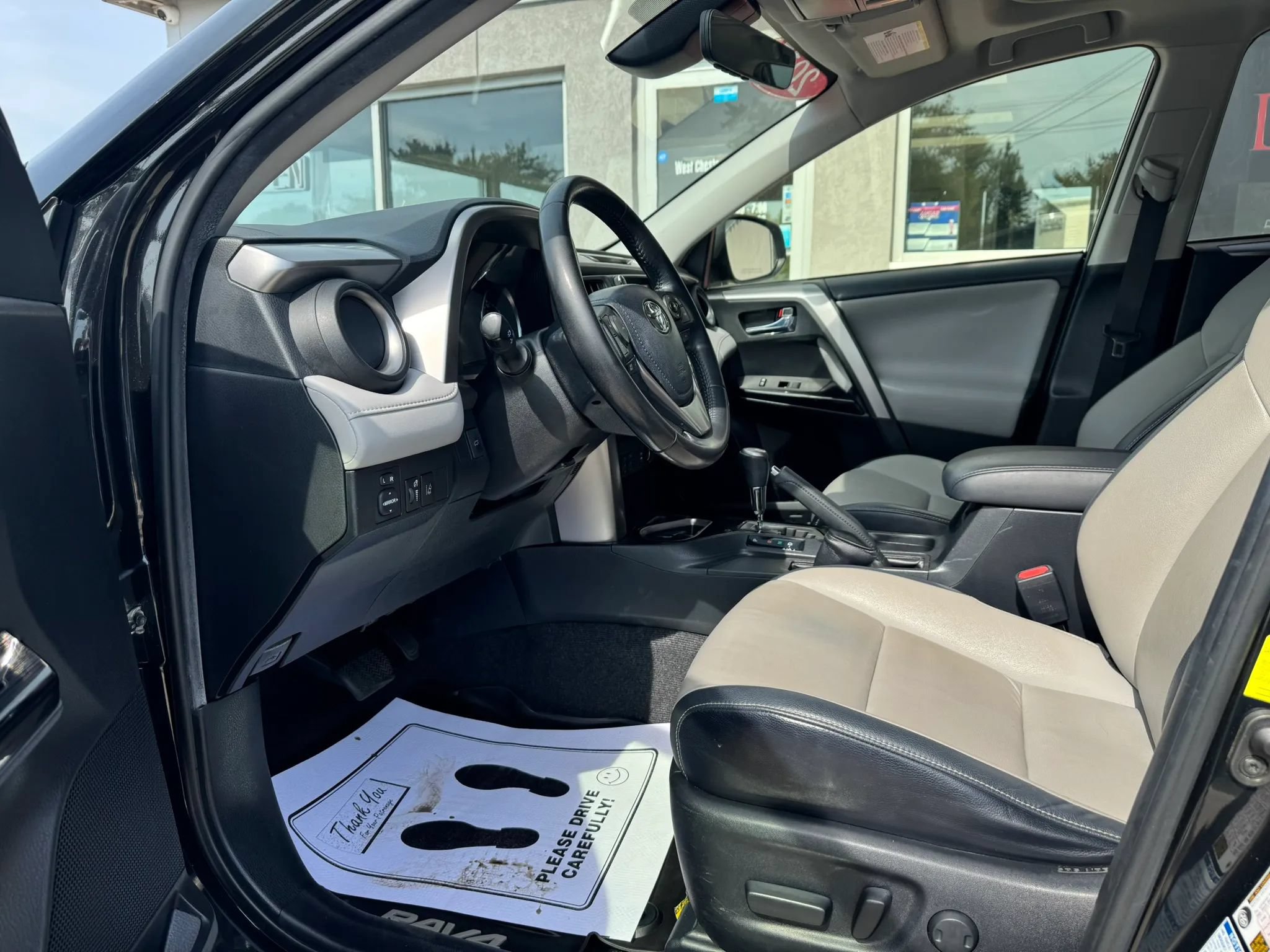 Used 2017 Toyota RAV4 Limited w/ Advanced Technology Package AWD/4WD image 8