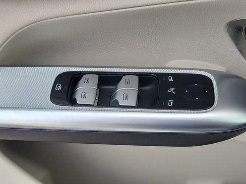 Used 2023 Mercedes-Benz GLC 300 4MATIC image 25