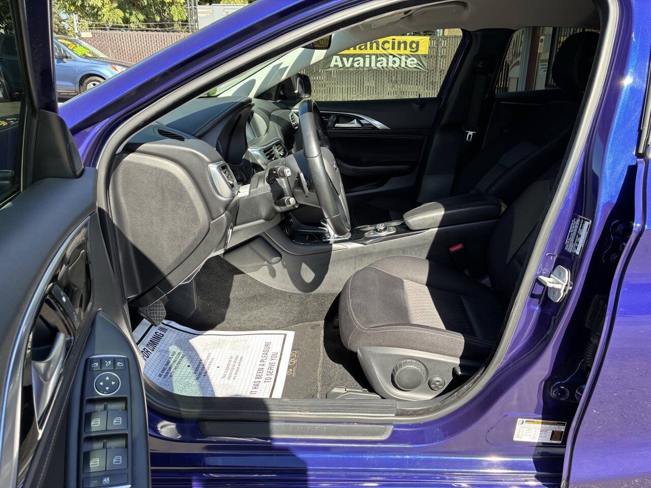 Used 2018 INFINITI QX30 FWD image 3