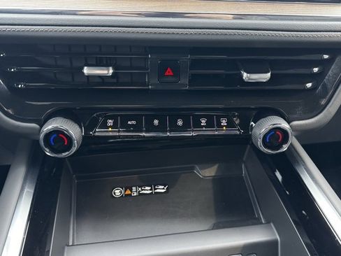 Used 2025 Chevrolet Tahoe High Country image 13