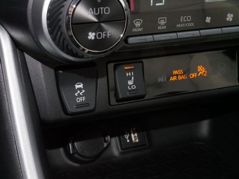 Certified 2025 Toyota RAV4 XLE Premium image 30