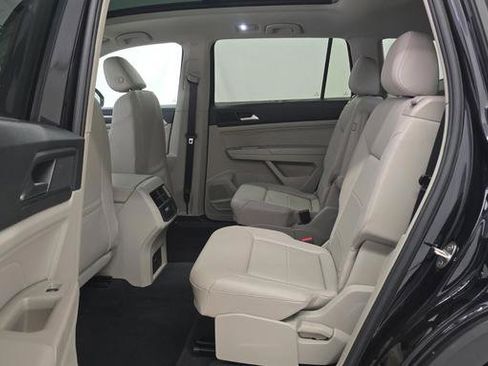 Used 2022 Volkswagen Atlas SE w/ Panoramic Sunroof Package image 5