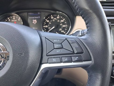 Used 2018 Nissan Rogue SV FWD image 30