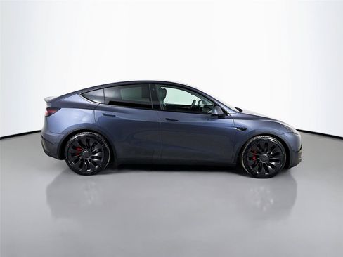 Used 2022 Tesla Model Y Performance AWD/4WD image 10