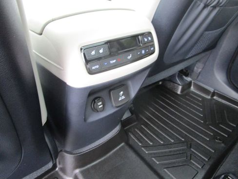 Used 2024 Hyundai Palisade Calligraphy AWD/4WD image 19