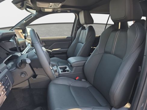 Used 2025 Toyota 4Runner Limited AWD/4WD image 15