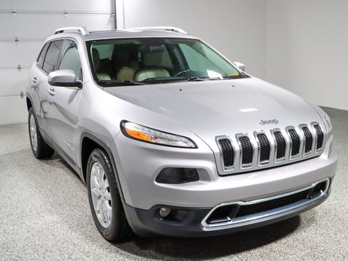 Used 2016 Jeep Cherokee Limited FWD image 5