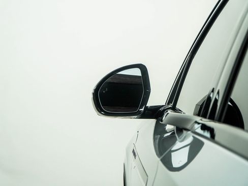 Used 2024 Lincoln Nautilus Premier w/ Equipment Group 102A image 14