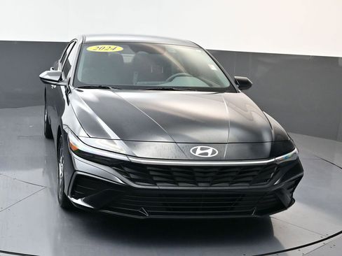 Certified 2024 Hyundai Elantra SEL image 8