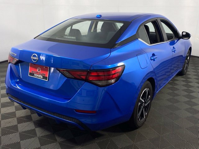 Used 2025 Nissan Sentra SV FWD image 8