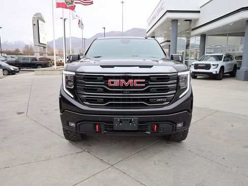Used 2022 GMC Sierra 1500 AT4 w/ AT4 Premium Package image 9
