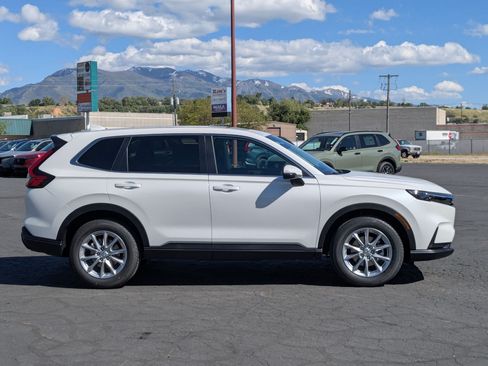 Used 2026 Honda CR-V EX image 2