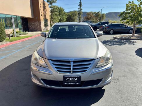 Used 2012 Hyundai Genesis 5.0 RWD image 5