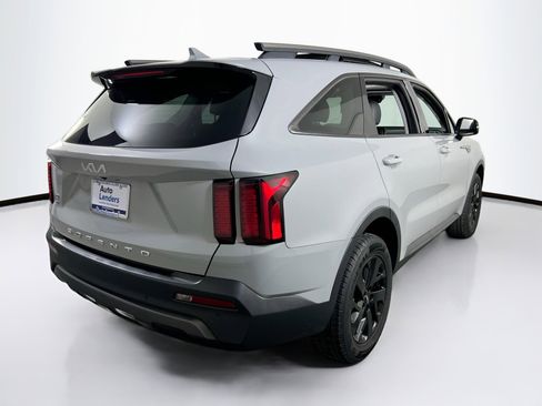 Used 2022 Kia Sorento S w/ Panoramic Sunroof Package image 5