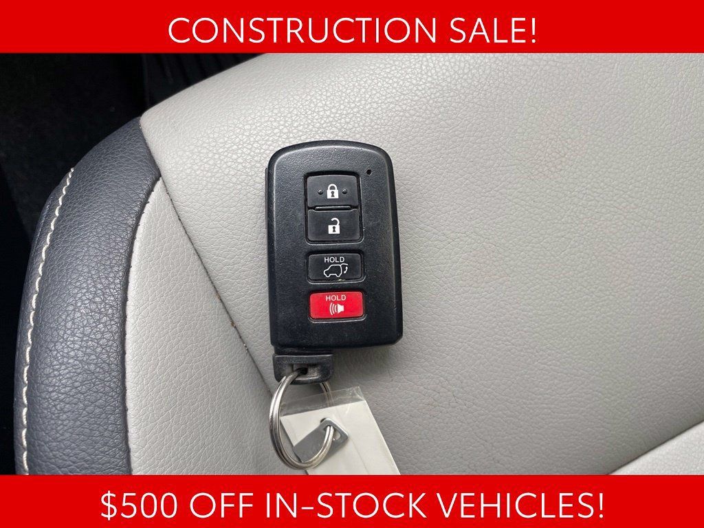 Used 2018 Toyota RAV4 Limited AWD/4WD image 26