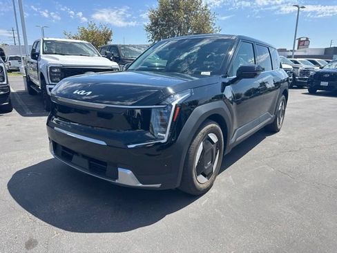 Used 2024 Kia EV9 Light Long Range RWD image 1