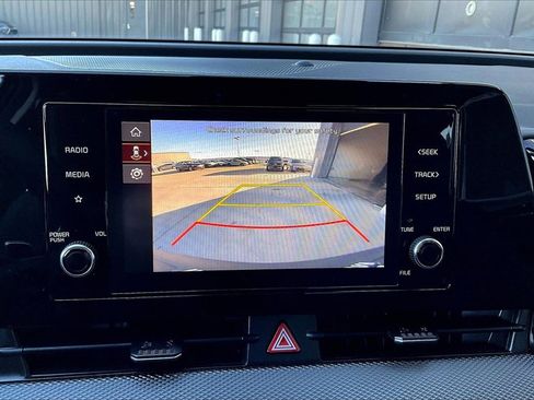 Certified 2025 Kia Sportage LX image 21