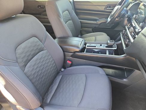 Certified 2024 Nissan Pathfinder SV FWD image 10
