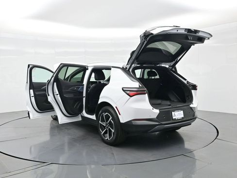 Used 2025 Chevrolet Equinox EV LT w/ Convenience Package image 38