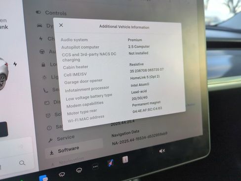 Used 2018 Tesla Model 3 Long Range image 9