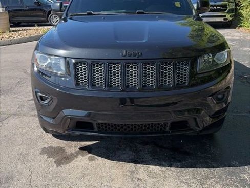 Used 2015 Jeep Grand Cherokee Altitude AWD/4WD image 2