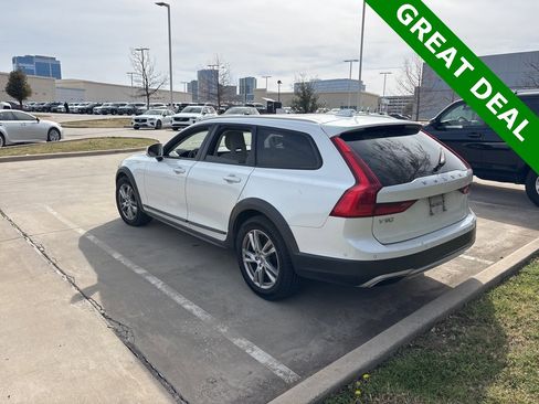 Used 2018 Volvo V90 T5 Cross Country w/ Convenience Package image 4