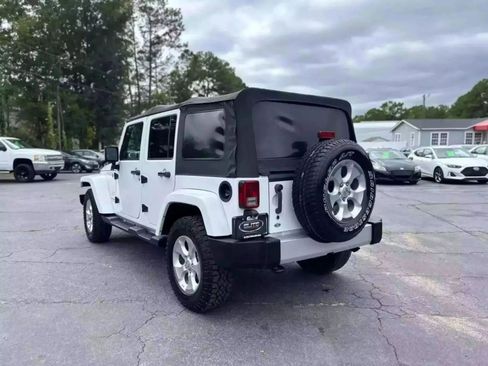 Used 2015 Jeep Wrangler Unlimited Sahara w/ Connectivity Group AWD/4WD image 7