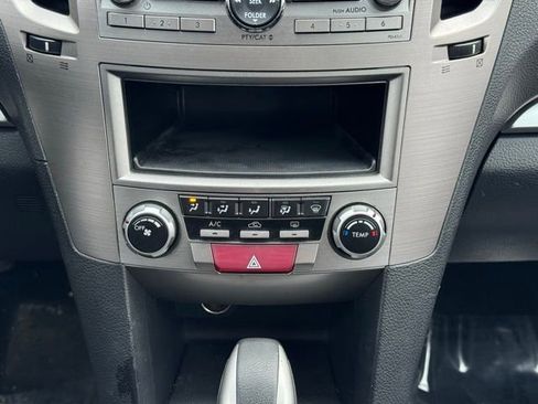Used 2012 Subaru Outback 2.5i w/ Alloy Wheel Pkg AWD/4WD image 11