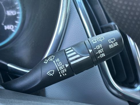 Used 2024 Chevrolet Equinox LS image 39