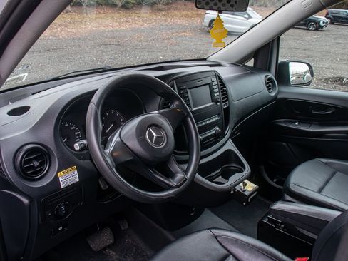 Used 2018 Mercedes-Benz Metris image 17