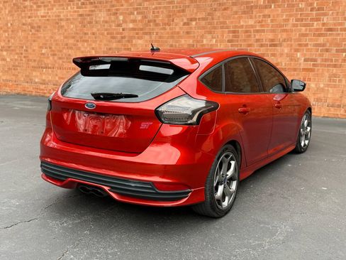 Used 2018 Ford Focus ST w/ Equipment Group 402A image 9