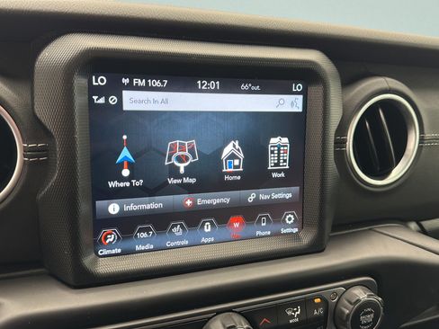 Used 2023 Jeep Wrangler Unlimited Sahara w/ Cold Weather Group AWD/4WD image 20