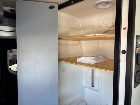 Used 2020 Mercedes-Benz Sprinter 2500 image 18