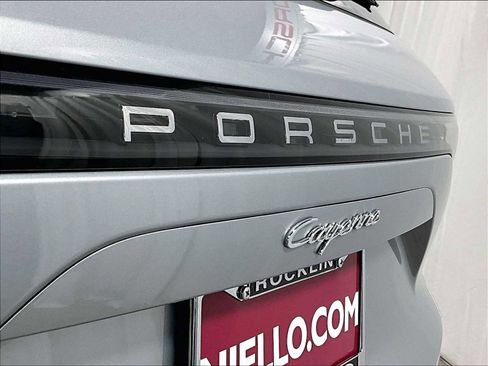 Used 2023 Porsche Cayenne image 33