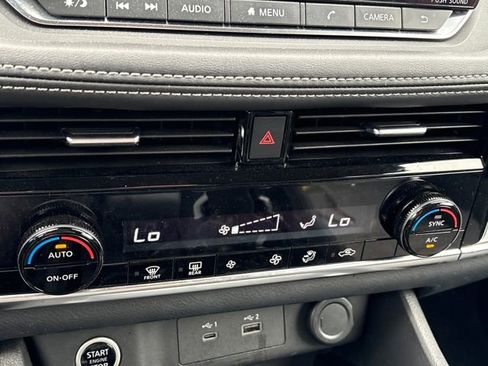 Certified 2021 Nissan Rogue SV image 15