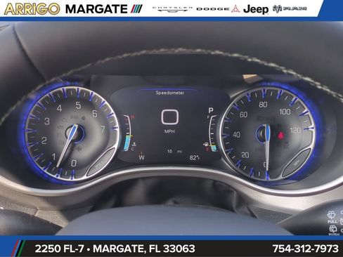 New 2026 Chrysler Pacifica Select FWD image 28
